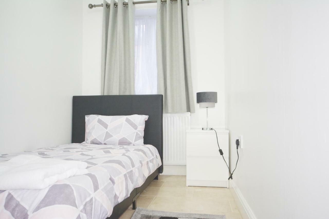 London Zone 2 Three Bedroom Apartment Exterior foto