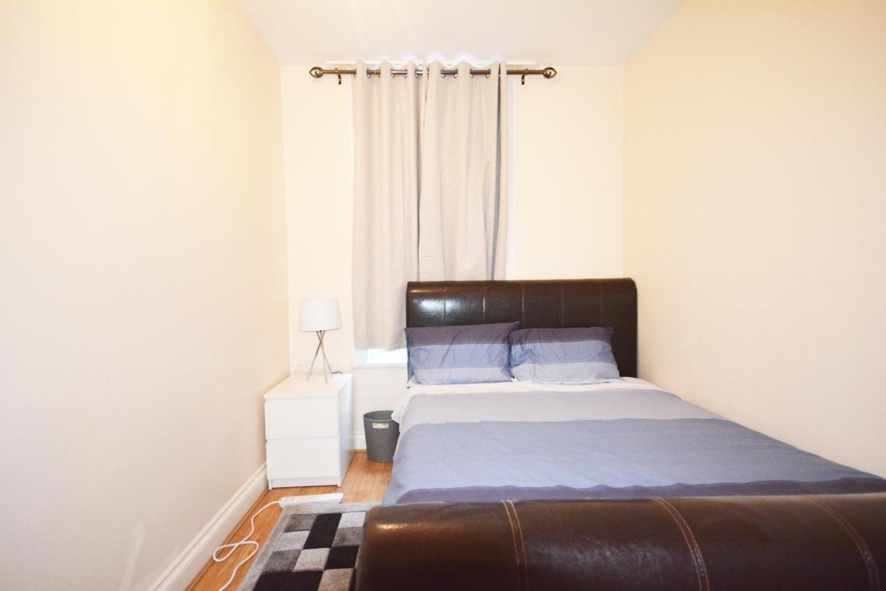 London Zone 2 Three Bedroom Apartment Exterior foto